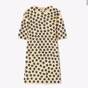 Flower Stencil T-Shirt Dress / French Cream / Black
